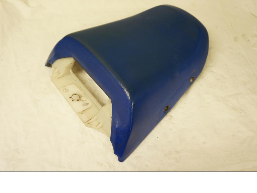 Baksidan på Sadel från en Suzuki GSX 600 F -1988 motorcykel.