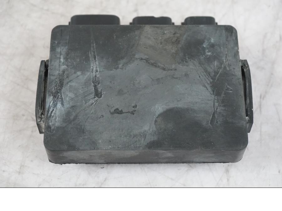 Vänster sida på Reläbox från en Kawasaki ZX-6R -2006 motorcykel.