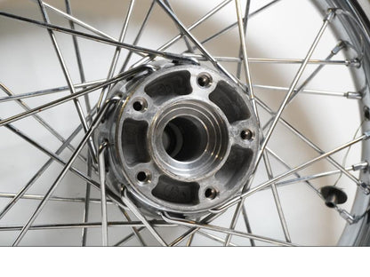 Extrabild4 på Fälg från en H-D Touring Road King FLHRC -2016 motorcykel.