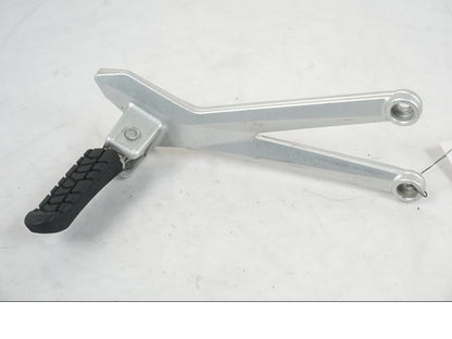 Framsidan på Fotpinne från en Husqvarna 701 SUPERMOTO ABS -2016 motorcykel.