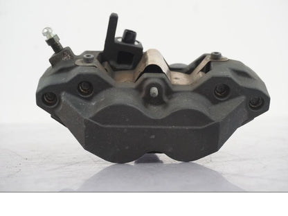 Snett nerifrån på Bromsok från en Suzuki GSF 1250 -2010 motorcykel.