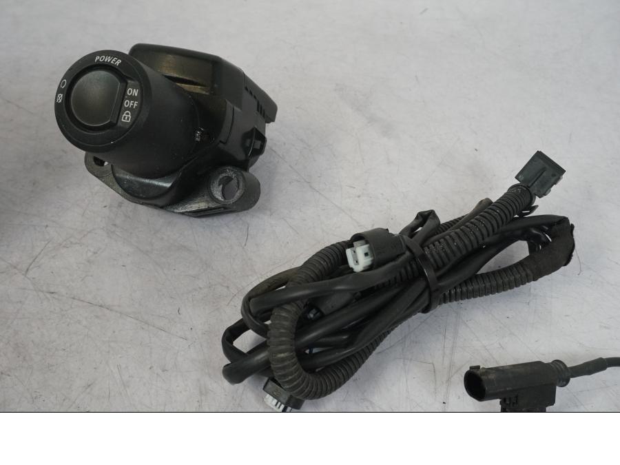 Snett nerifrån på Låssats från en BMW R 1200 GSA -2018 motorcykel.