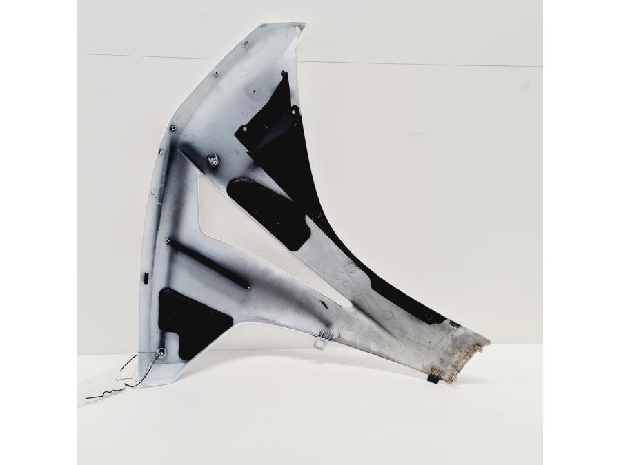 Höger sida på Sidkåpa från en Honda CBR 1000 RR -2010 motorcykel.