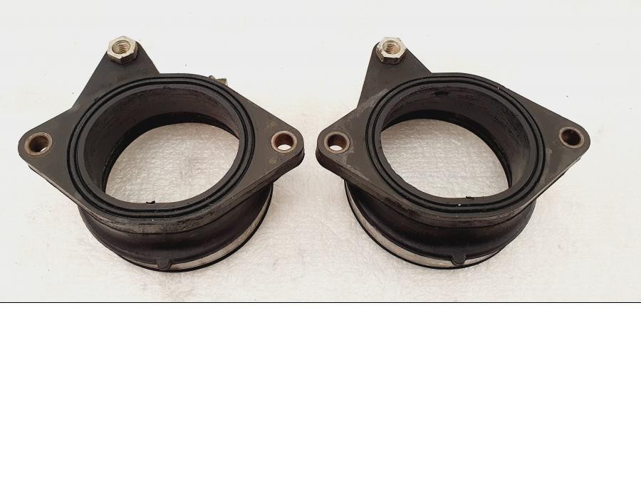 Snett uppifrån på Insug från en H-D V-Rod 1130 -2005 motorcykel.