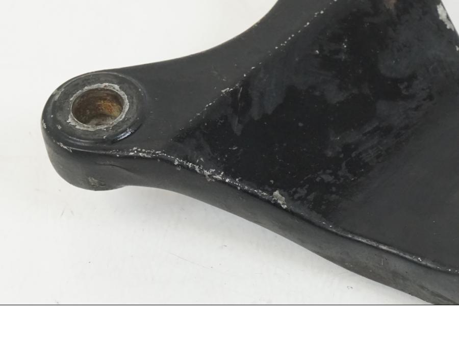 Höger sida på Bromsoksfäste från en Suzuki GS 1000 -1978 motorcykel.