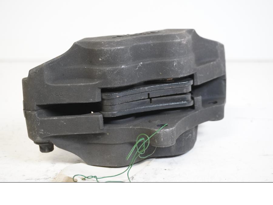 Höger sida på Bromsok från en Honda CBR 900 RR -1995 motorcykel.