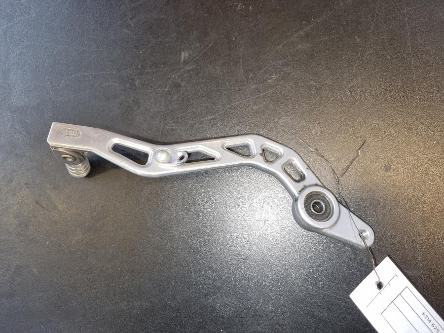 Baksidan på Bromspedal från en KTM 625 SXC -2004 motorcykel.