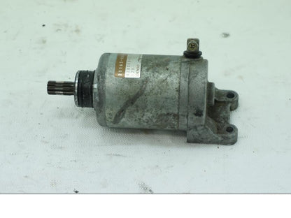 Baksidan på Startmotor från en Kawasaki ZX-6R -2004 motorcykel.