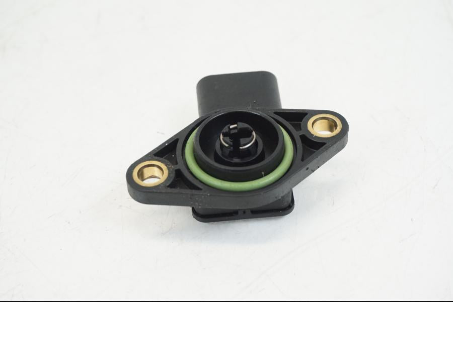 Vänster sida på Neutralgivare från en BMW R 1250 GS -2019 motorcykel.