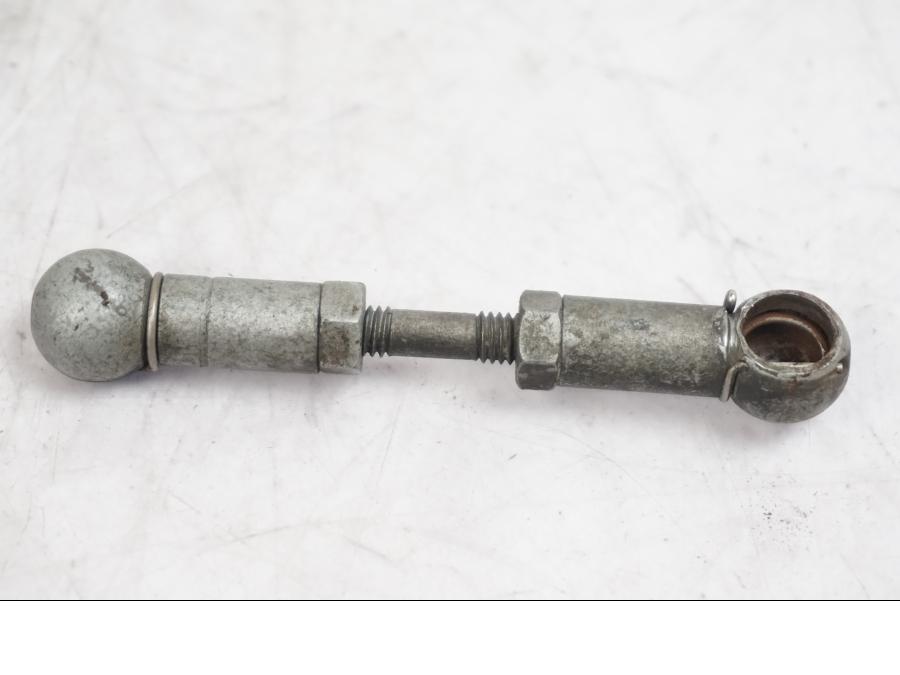 Baksidan på Växellänkage från en Triumph Tiger -2009 motorcykel.