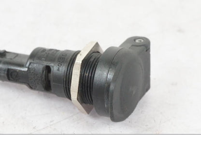 Höger sida på El uttag 12 V från en BMW R 1250 GS -2019 motorcykel.