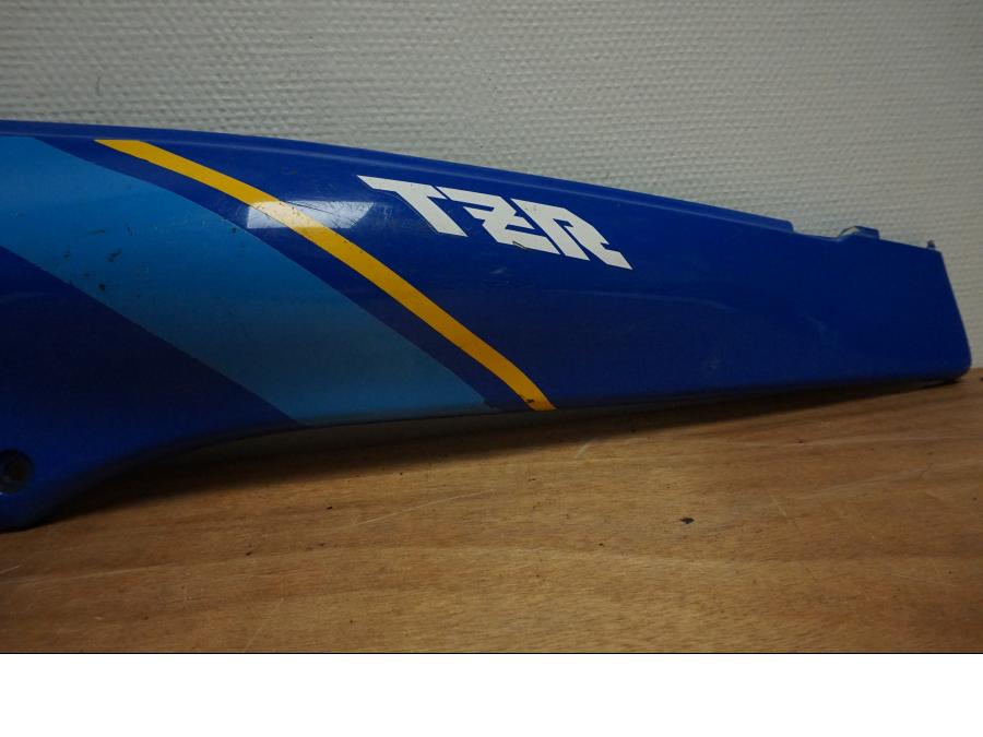 Höger sida på Bakvinge från en Yamaha TZR 125 -1989 motorcykel.