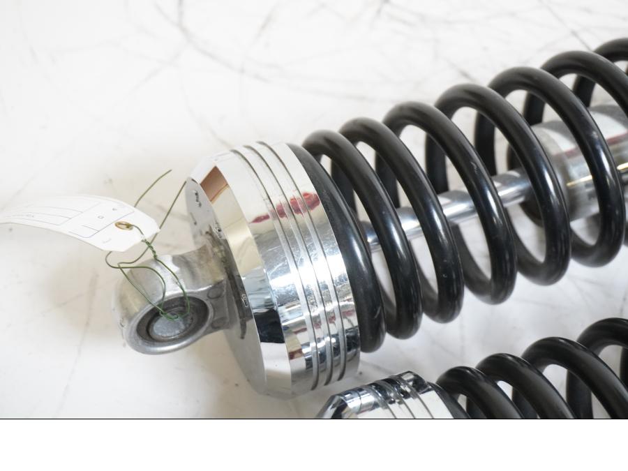 Vänster sida på Stötdämpare från en Yamaha V-MAX 1200 -2001 motorcykel.