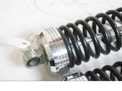 Vänster sida på Stötdämpare från en Yamaha V-MAX 1200 -2001 motorcykel.