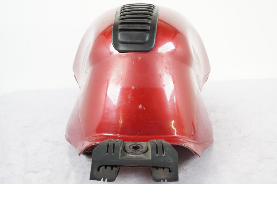 Snett uppifrån på Bensintank från en Honda NT 650 V -2002 motorcykel.