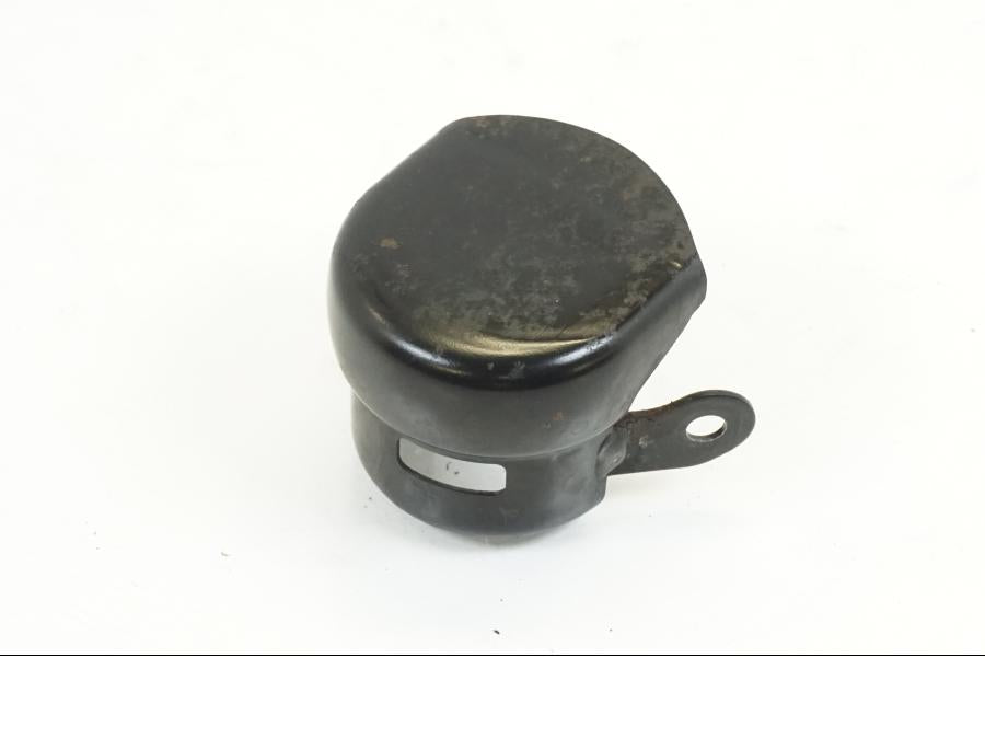 Framsidan på Bromsvätskebehållarkåpa från en Yamaha XVS 1100 -2001 motorcykel.