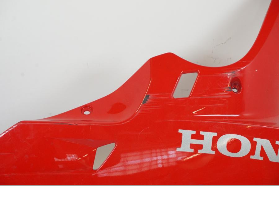 Baksidan på Magkåpa från en Honda CBR 600 -2008 motorcykel.