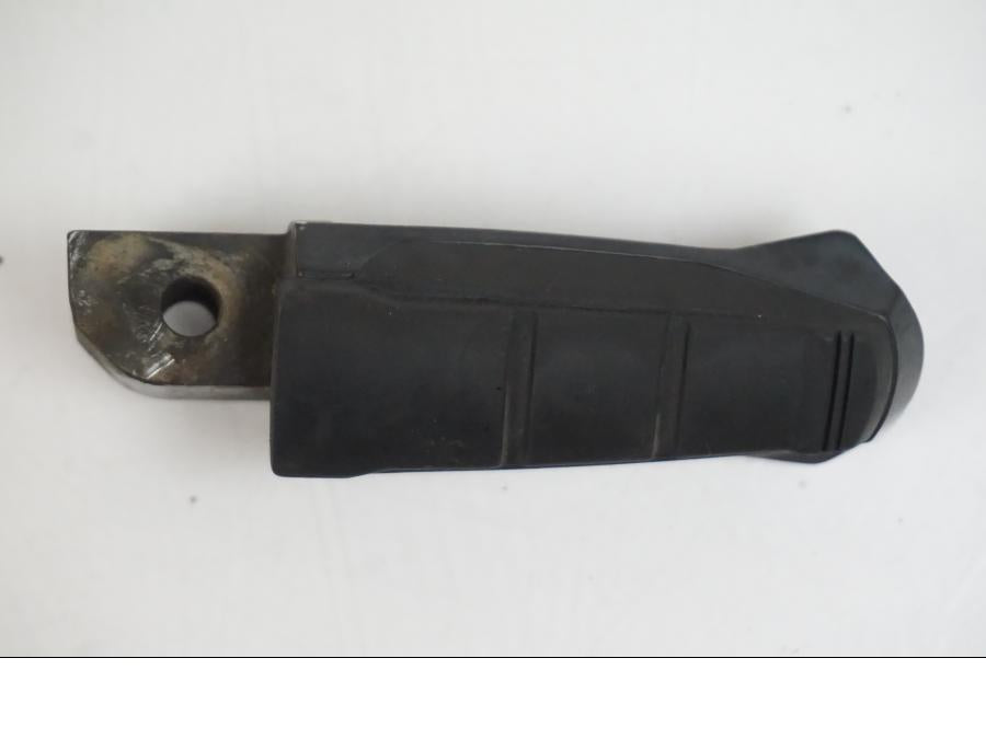 Vänster sida på Fotpinne från en BMW F 650 CS -2002 motorcykel.