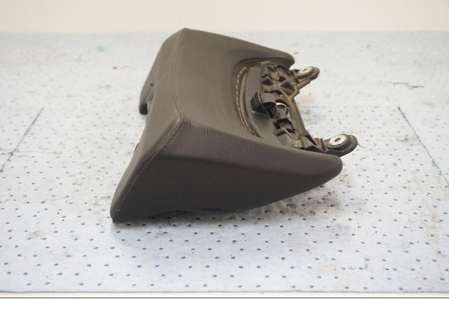 Vänster sida på Sadel från en BMW R 1250 RT -2019 motorcykel.