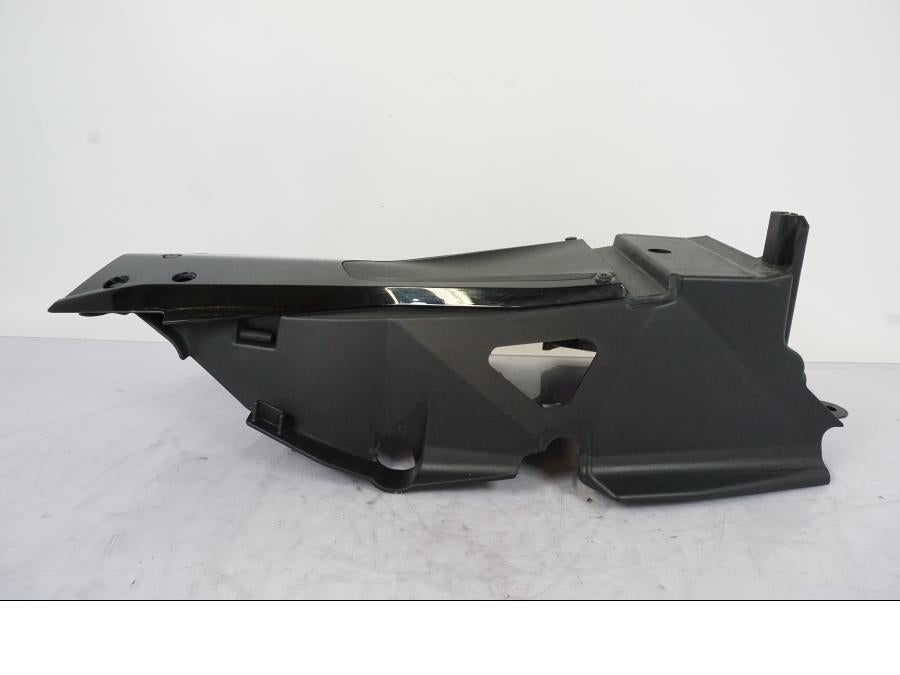 Baksidan på Undertail från en KTM 1290 Super Duke -2019 motorcykel.