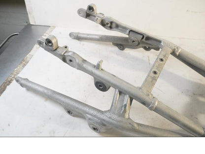 Baksidan på Bakram från en KTM 990 Super Duke -2006 motorcykel.