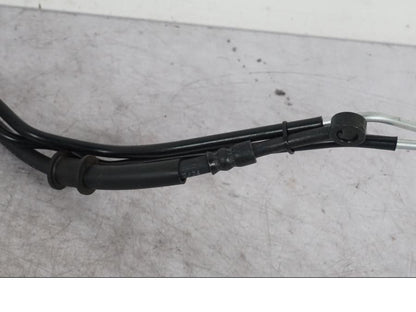 Snett uppifrån på Bromsledning från en Yamaha MT-09 -2024 motorcykel.