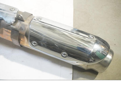 Baksidan på Ljuddämpare från en BMW R 1100 R -1995 motorcykel.