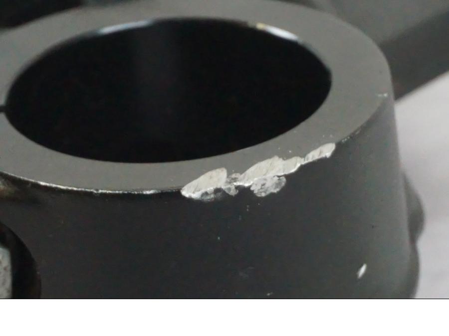 Höger sida på Gaffelben från en KTM 1190 Adventure -2013 motorcykel.