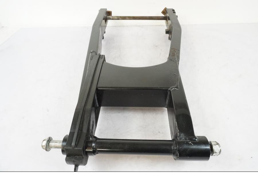 Baksidan på Sving från en Honda CB 750 -1996 motorcykel.