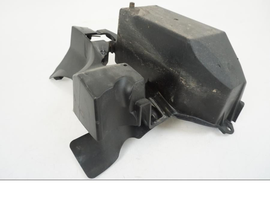 Extrabild1 på Batterihållare från en Kawasaki ER-6F -2016 motorcykel.