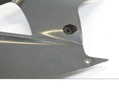 Snett uppifrån på Motorspoiler från en BMW S 1000 RR -2010 motorcykel.