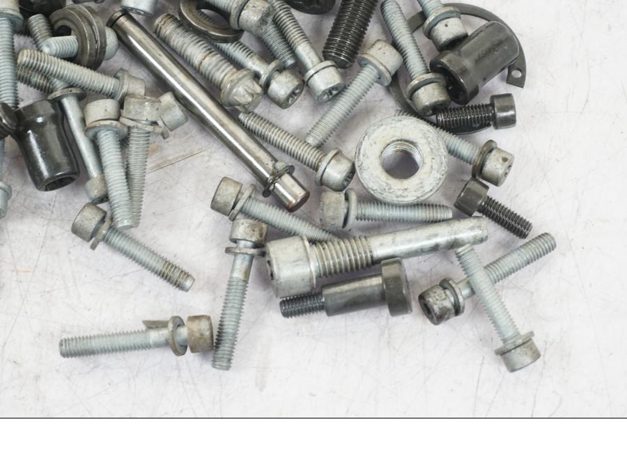 Höger sida på Skruv / Mutter etc från en BMW R 1200 GS -2017 motorcykel.