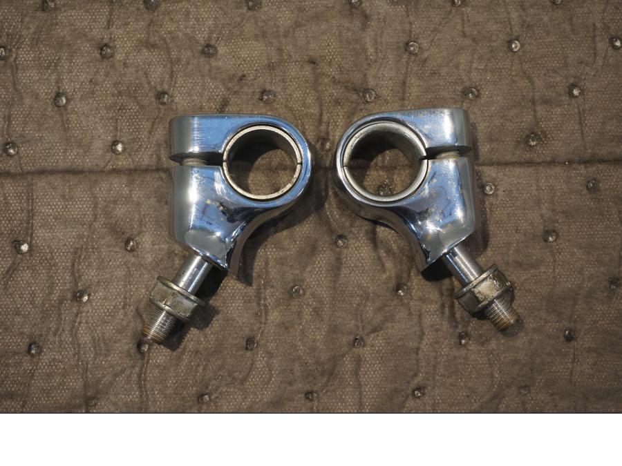 Framsidan på Styrfäste från en Kawasaki VN 800 -1995 motorcykel.