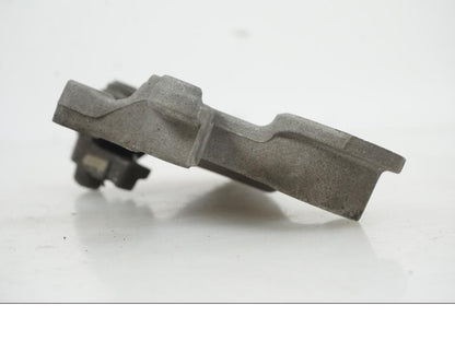 Vänster sida på Bromsoksfäste från en Honda CB 500 X -2015 motorcykel.