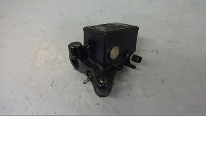 Framsidan på Bromshuvudcylinder från en Yamaha FJR 1300 -2003 motorcykel.