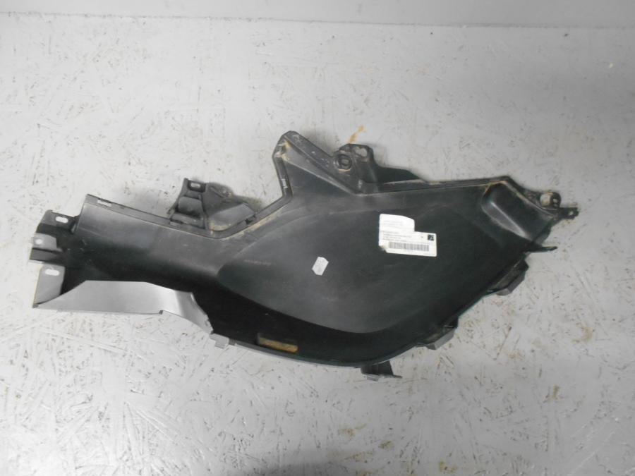 Höger sida på Bensintankskåpa från en BMW R 1200 GS -2016 motorcykel.