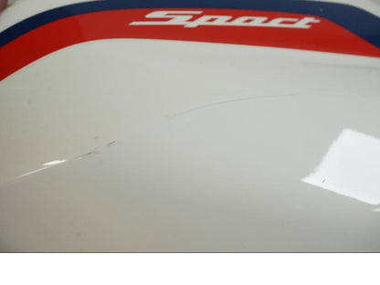 Vänster sida på Bensintankskåpa från en BMW G 310 R -2021 motorcykel.