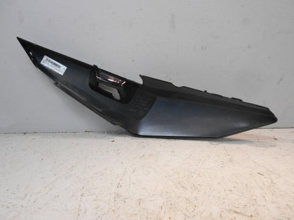 Baksidan på Bakvinge från en BMW K 1600 -2015 motorcykel.