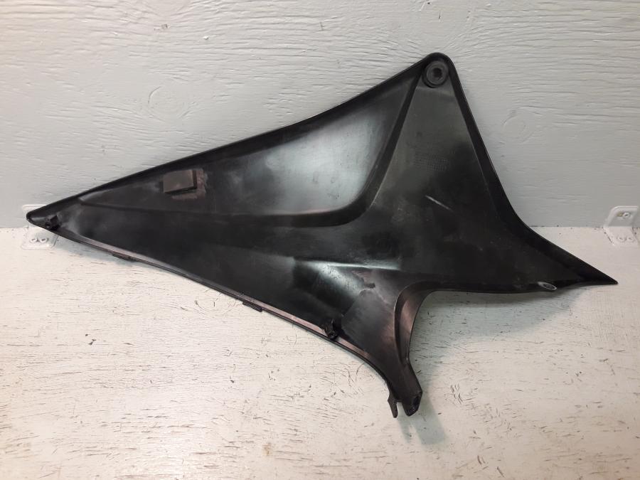 Baksidan på Sidopanel från en Honda CBR 600 RR -2007 motorcykel.