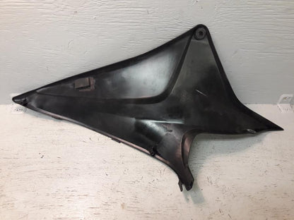 Baksidan på Sidopanel från en Honda CBR 600 RR -2007 motorcykel.