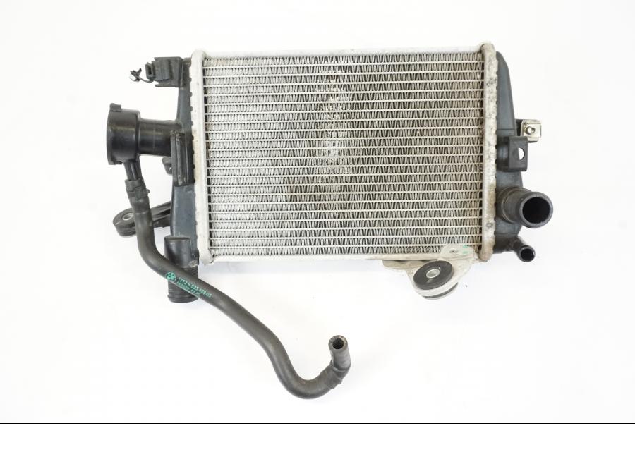 Baksidan på Vattenkyl från en BMW R 1250 GS -2019 motorcykel.