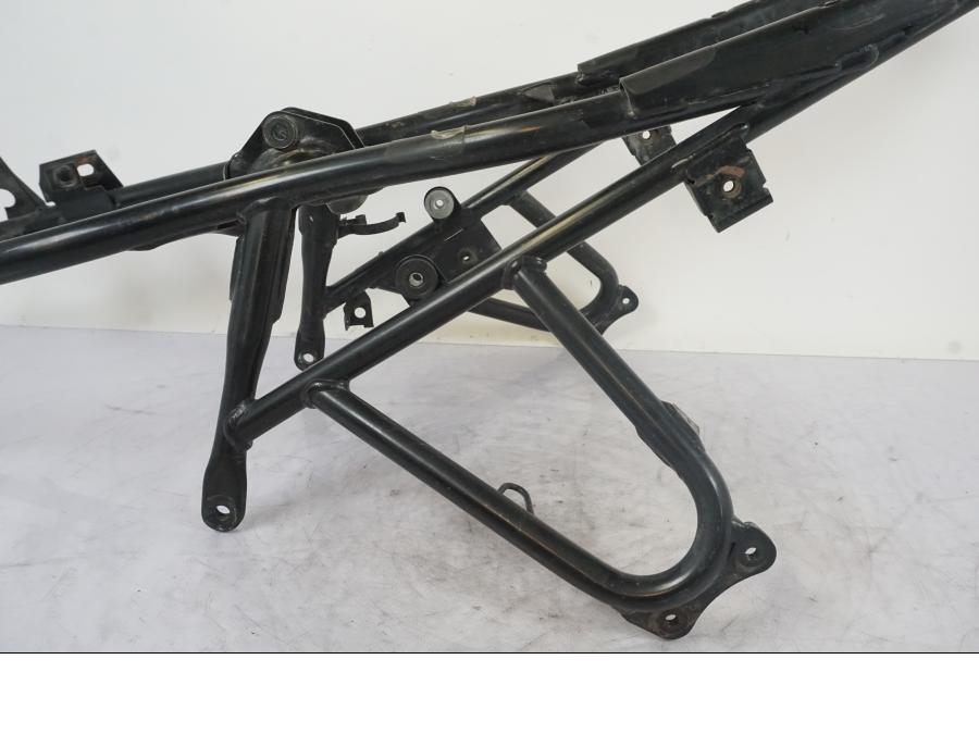 Höger sida på Bakram från en BMW R 1150 GS -2002 motorcykel.