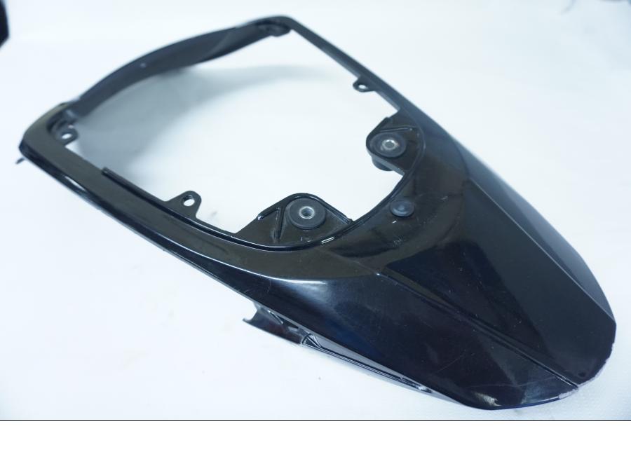 Höger sida på Bakvinge från en Suzuki GSX-R 1000 -2008 motorcykel.