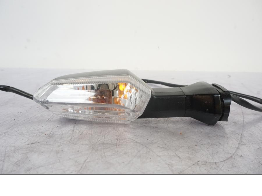 Framsidan på Blinkers från en Kawasaki Z 800 -2014 motorcykel.