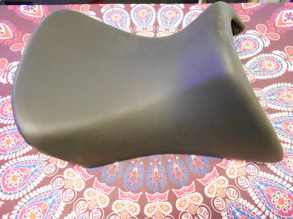 Höger sida på Sadel från en BMW R 1200 RT -2010 motorcykel.