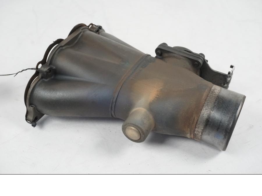 Vänster sida på Avgasspjäll från en Yamaha YZF 1000 R1 -2007 motorcykel.