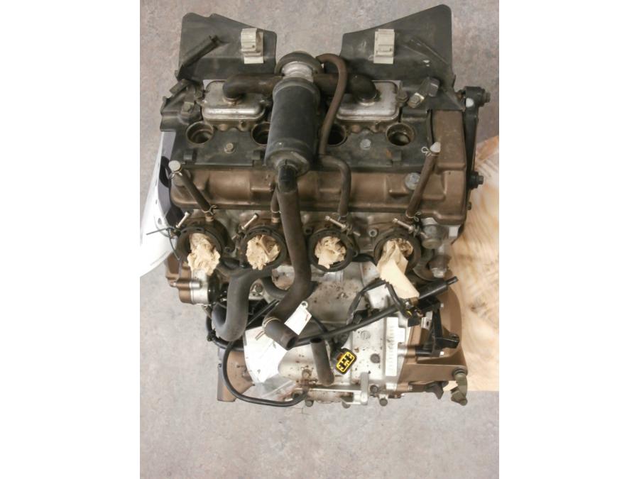 Höger sida på Motor från en Kawasaki ZX-6R -2002 motorcykel.