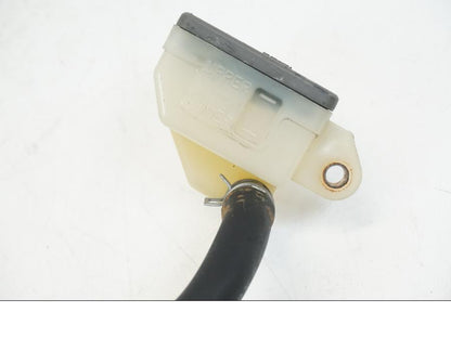 Baksidan på Bromshuvudcylinder från en Suzuki GSX-R 1000 -2005 motorcykel.