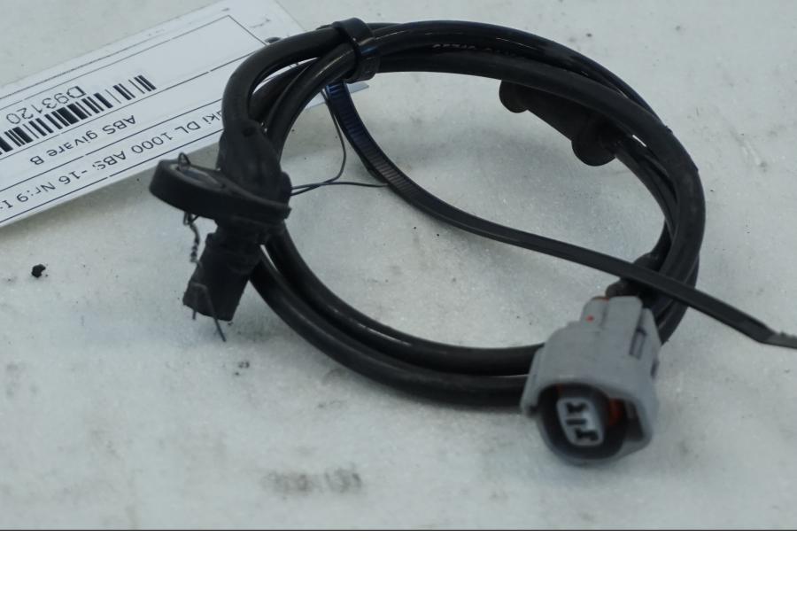 Baksidan på ABS givare från en Suzuki DL 1000 -2016 motorcykel.