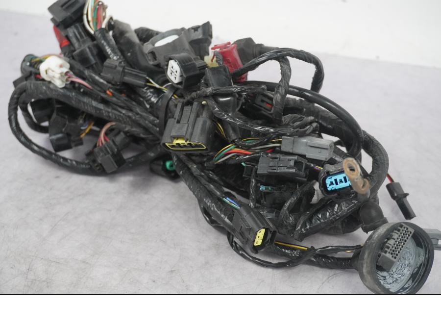 Baksidan på Kabelstam från en Kawasaki ZX-10R -2008 motorcykel.